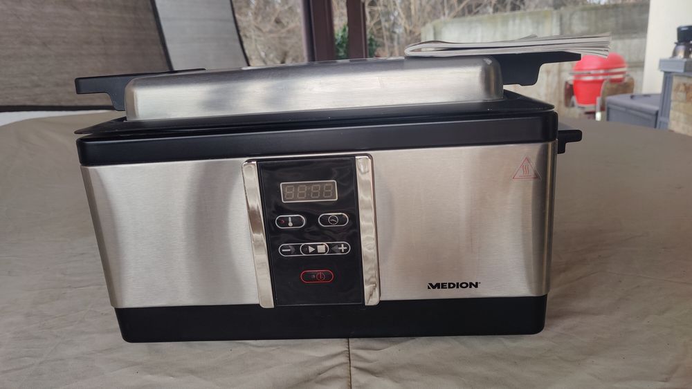 Aparat gatit  sousvide