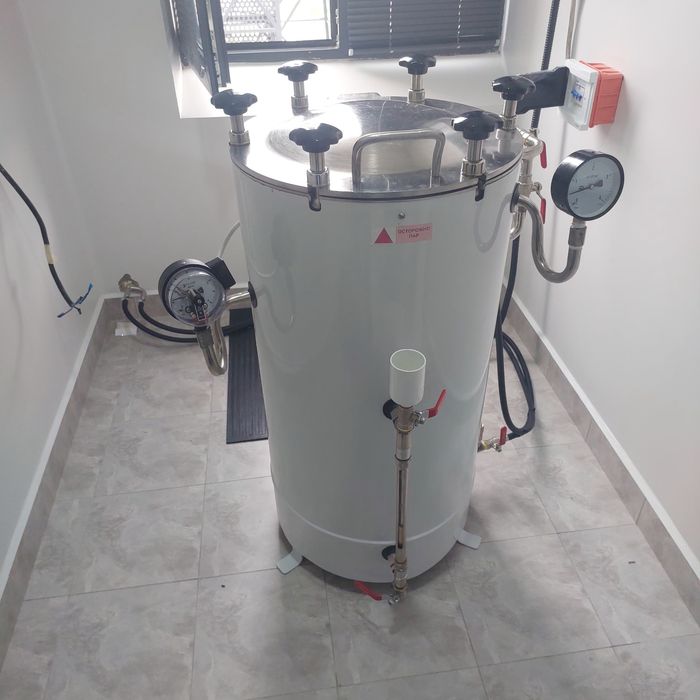 Продается медицинском автоклав роботаю гарантия есть