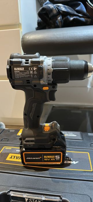 Filetantă 18v brushless DCD85M MClaren cu baterie 5ah și încărcător