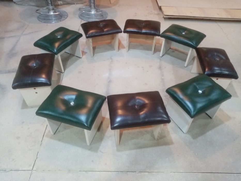 Продам новые маленькие мягкие табуретки!