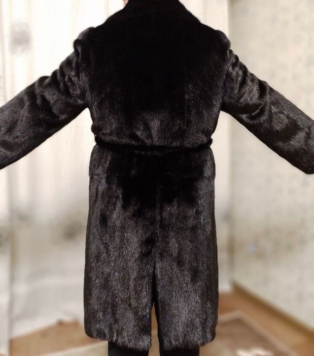 Продам норковую шубу