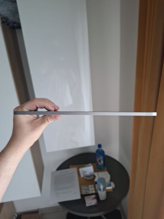 Vand Ipad 11 pro  Wi-fi 256 gb 2024