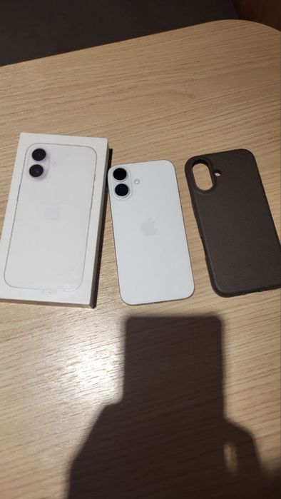 айфон 16, 100% аккум