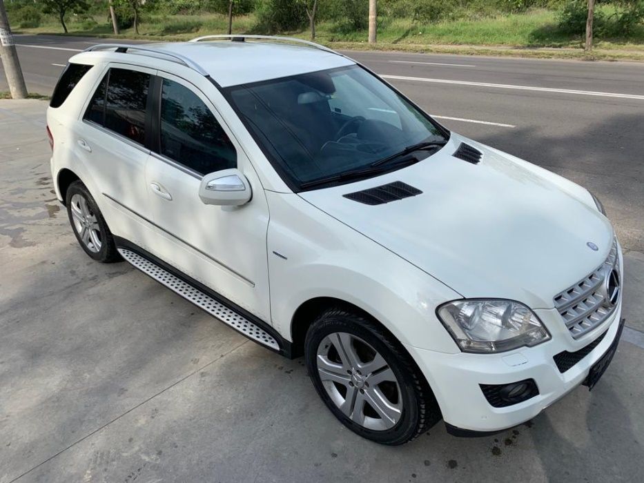 Dezmembrez mercedes ml w164 facelift/bara fata/mercedes ml 350 euro 5