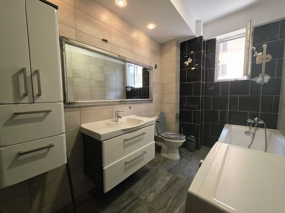 Proprietar închiriez apartament 3 camere