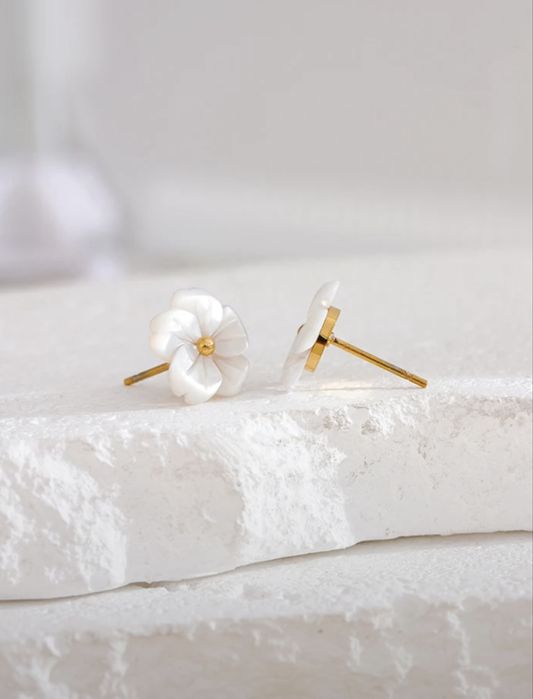 Серьги гвоздики в виде цветка