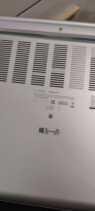 Asus Vivobook 16" OLED 4k Model M1603q  Procesor AMD Ryzen 5 5600H 3,30Mh