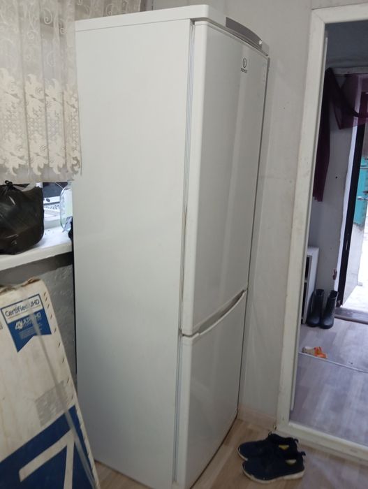 Продам холодильник б/у
