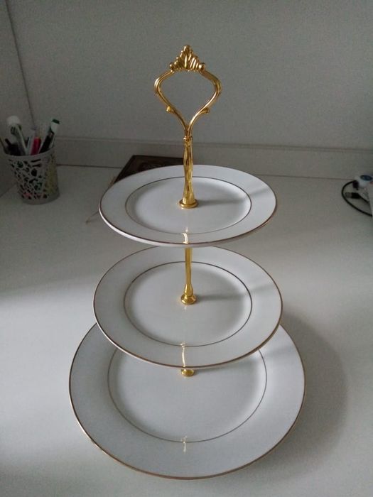 Трёх ярусный этажерка