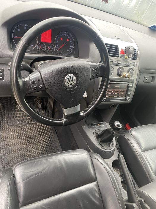 VW Touran 2.0TDI 140 к.с Facelift на ЧАСТИ