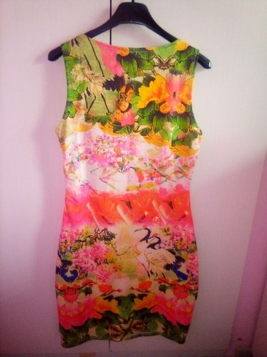 Дамски свежи рокли