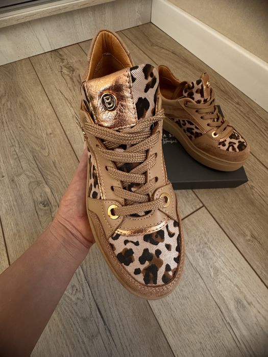 Продаю новые  кеды 36разм