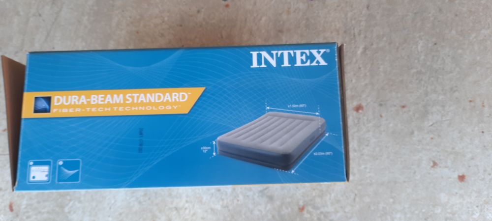 Saltea intex cu pompa