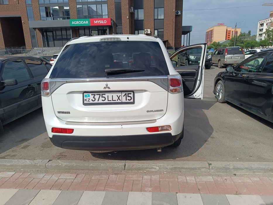 Продам Митсубиси аутландер