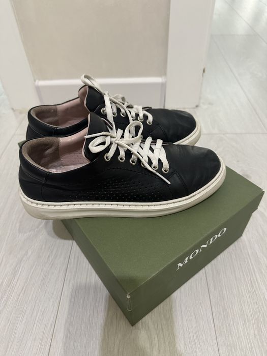 Кожанные кеды продается