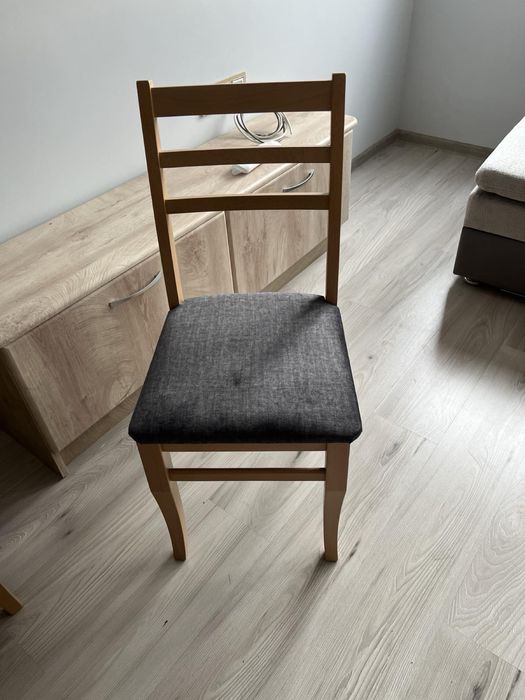 Чисто нови: Дървена маса и 2 стола