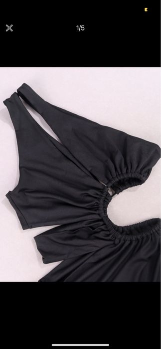 Къса черна рокля с ефектен дизайн