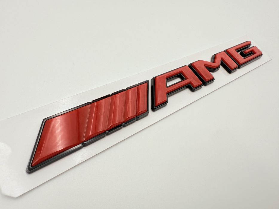 Emblema Mercedes AMG Bicolor soate rosu/negru
