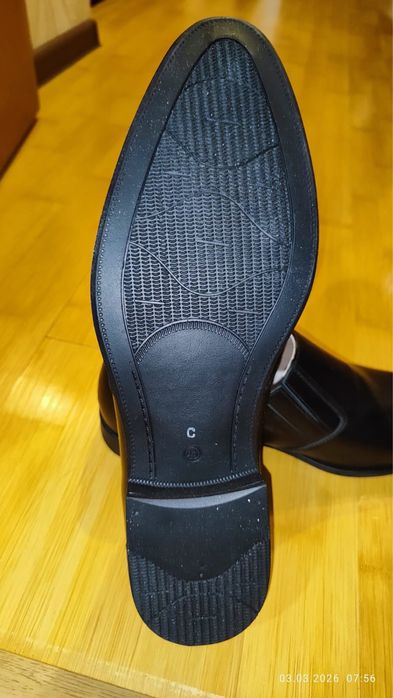 Продам новые туфли кожанные