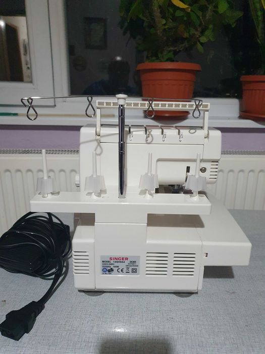 Продавам оверлог Сингер