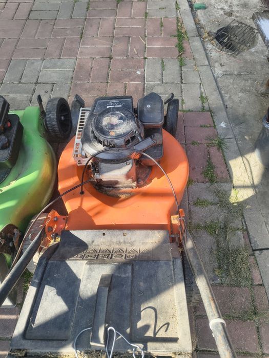 Mașini de tuns iarba termice