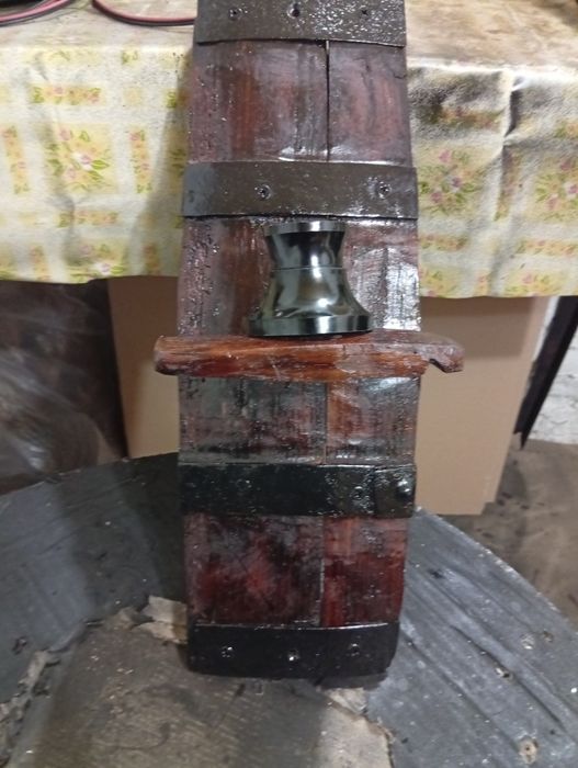 Битова лампа за стена