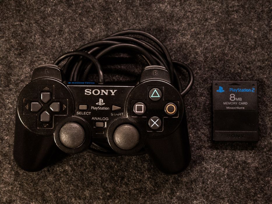 PlayStation 2 Slim — recondiționat, testat, complet funcțional