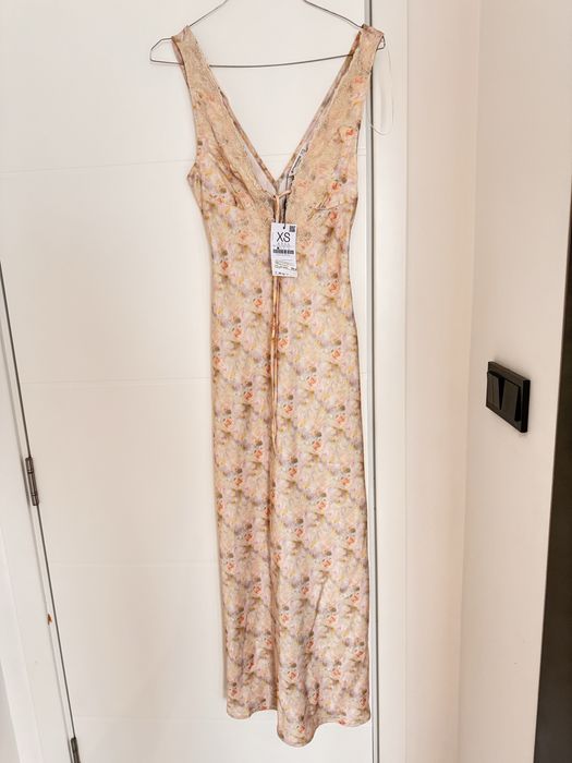 Рокля Stradivarius