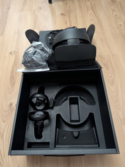 Oculus Rift S PCVR (+accesorii controllere)