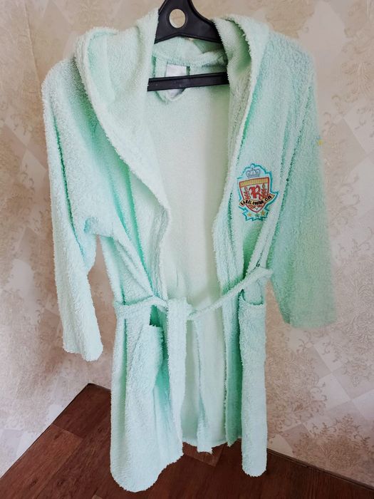 Продам халат детский