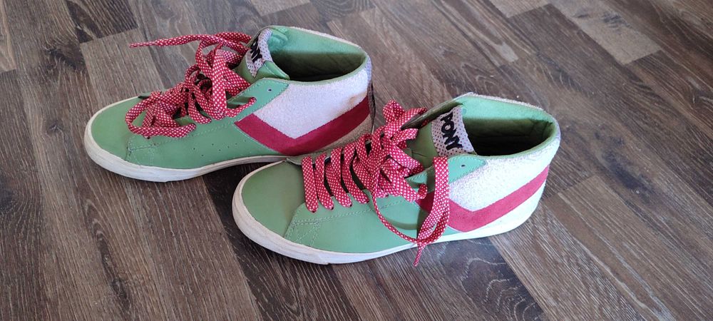 Маратонки Nike номер 40,5