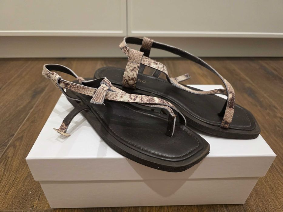 Продаю сандалии - Алматы