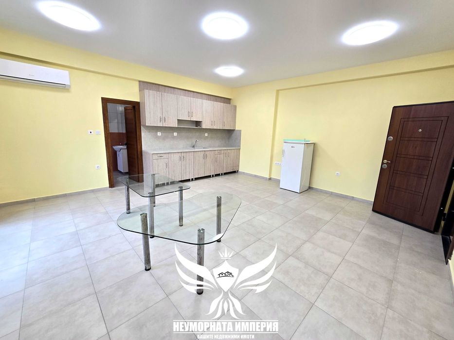 Под наем 43кв.м. 4 етаж помещение, офис студио, салон, ателие в град Асеновград топ център