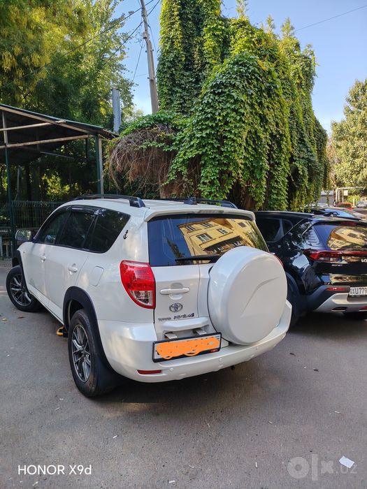 Avtomobil Toyota rav4