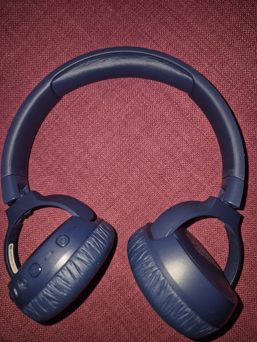 Vand casti JBL tune 660 NC albastre
