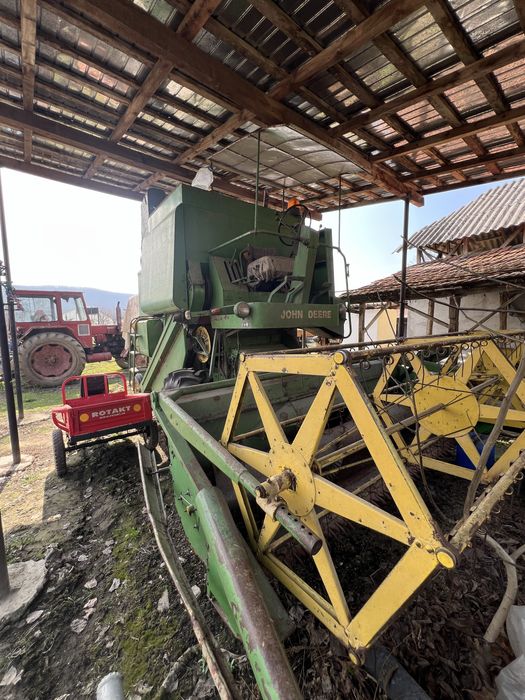 John  DEERE  in stare de functionare buna