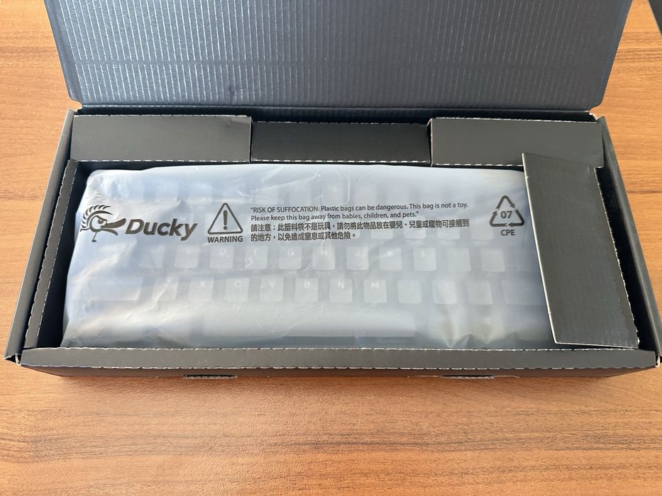 Ducky Mecha Mini (Черни суичове)