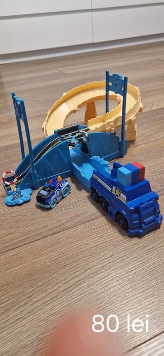 Vand set Patrula catelusilor, parcare, monster truck