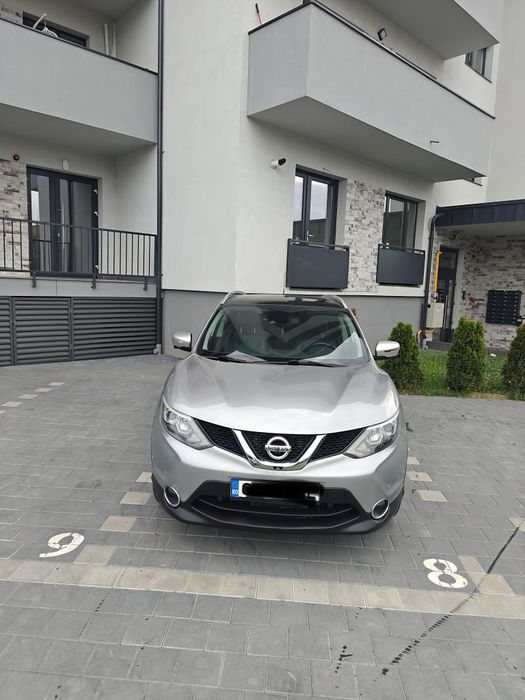 Nissan Qashqai 1.6 dCi 131 CP – Automată | Piele | Panoramic | Full dotări