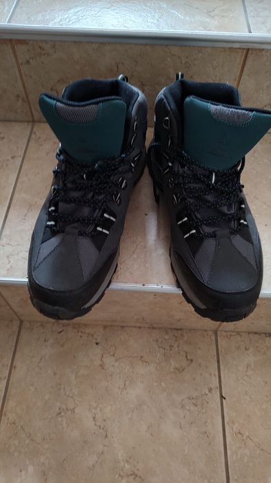 Туристически зимни обувки номер 46