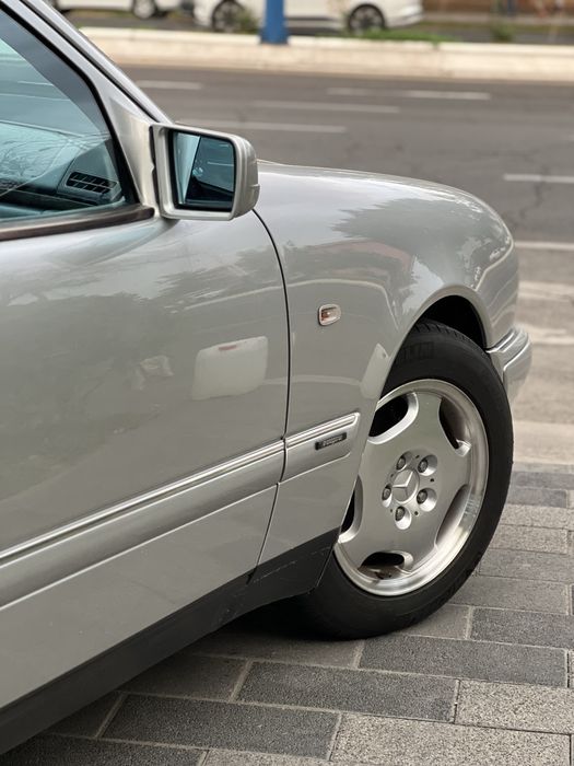Mercedes benz w210