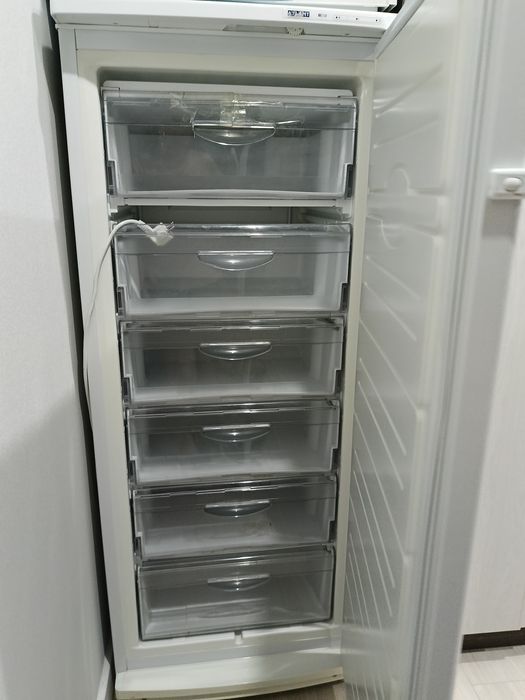 Продам морозильник Atlant