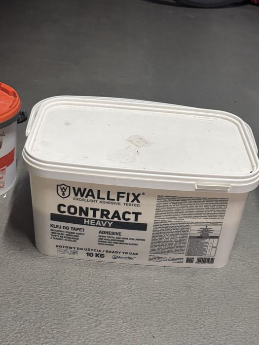 Vopsele Caparol+adeziv tapet+kit Knauf reparatii