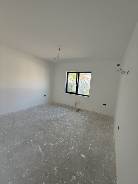 Vand casa Cumpana 3dormitoare,living,bucatarie inchisa,155m2