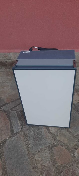 Компресорен хладилник 12V, 24V
