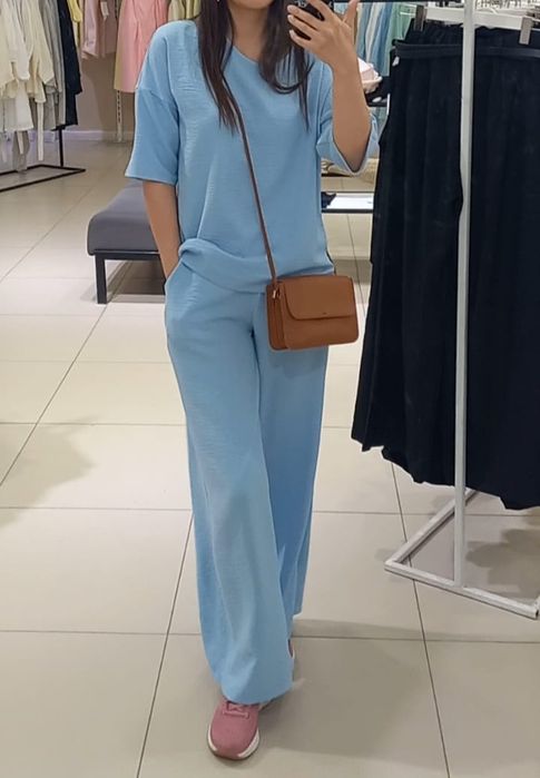 Продается стильный женский костюм-двойка