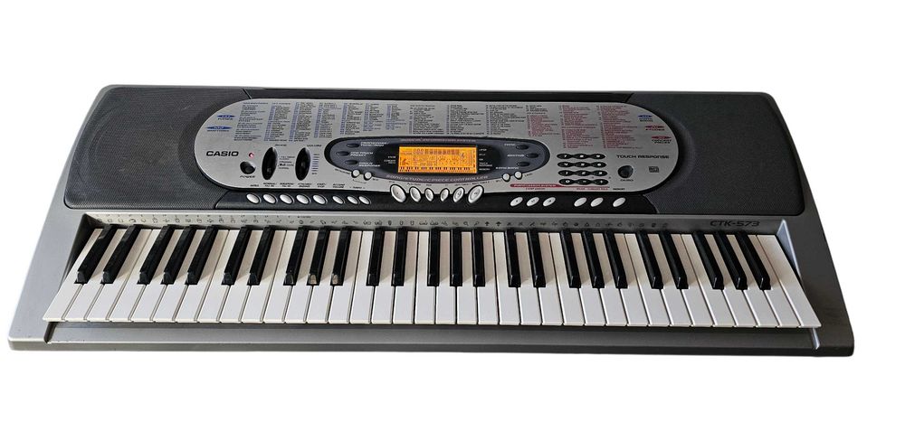 Orga / sintetizator / pian electronic CASIO model CTK-573