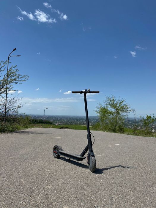 Электросамокат в хорошем состоянии