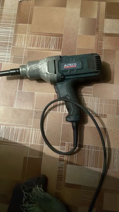 Продам электроклепальник, гайкаверт