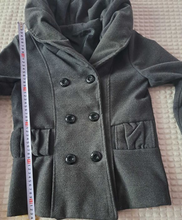 Продавам тъмно -сиво палтенце